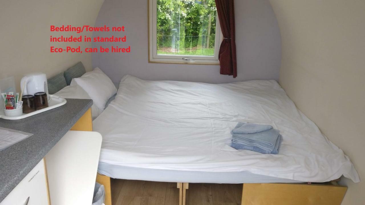 Glamping - York Holiday & Cycle Stop Стая снимка